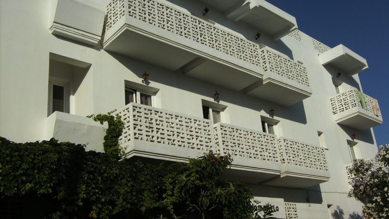 Adamantia Hotel-Mai 2024