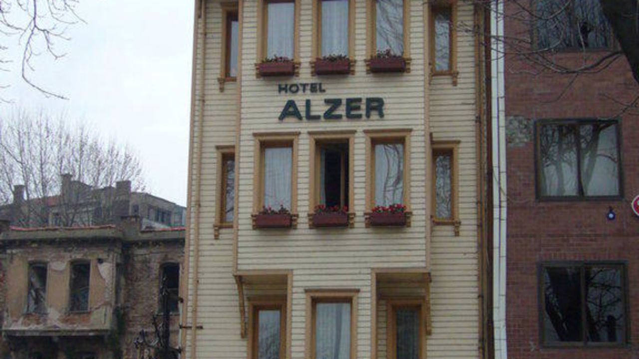 Alzer Hotel-April 2024