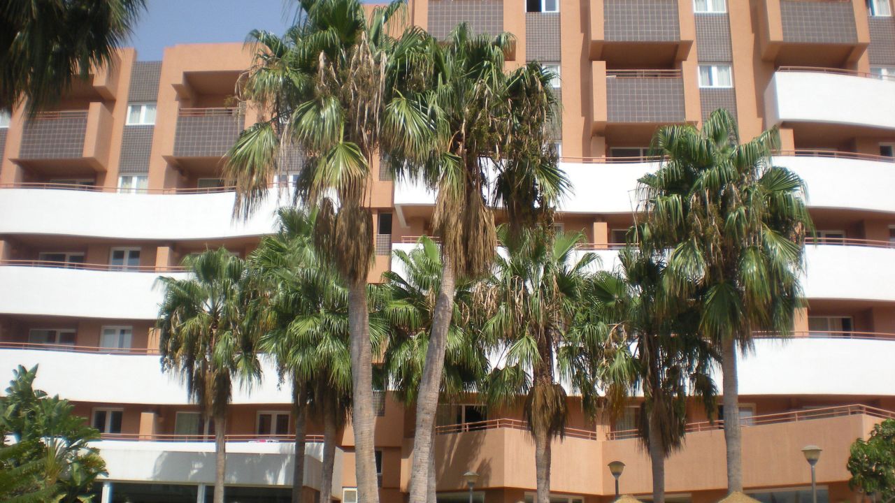 Aparthotel Arena Center-Mai 2025