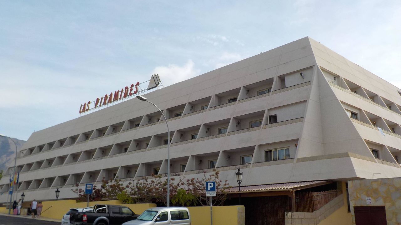 Apartments Pirámides Hotel-April 2025