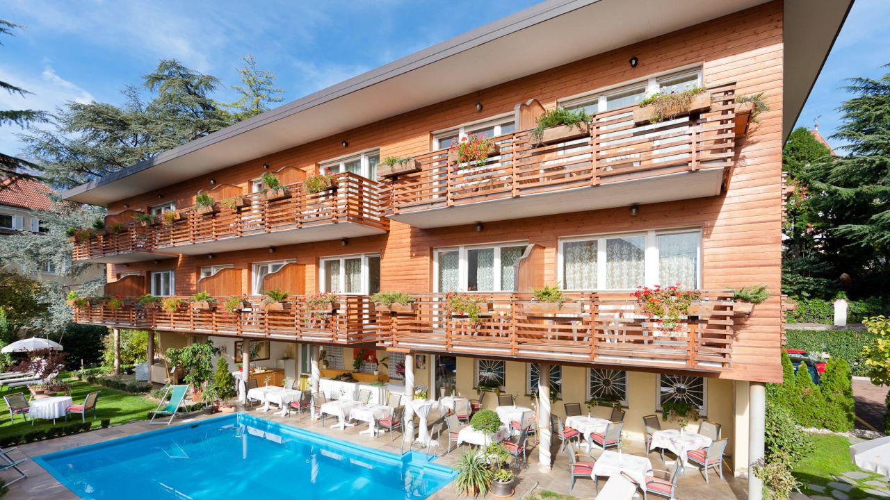 Aster Hotel-Juni 2025