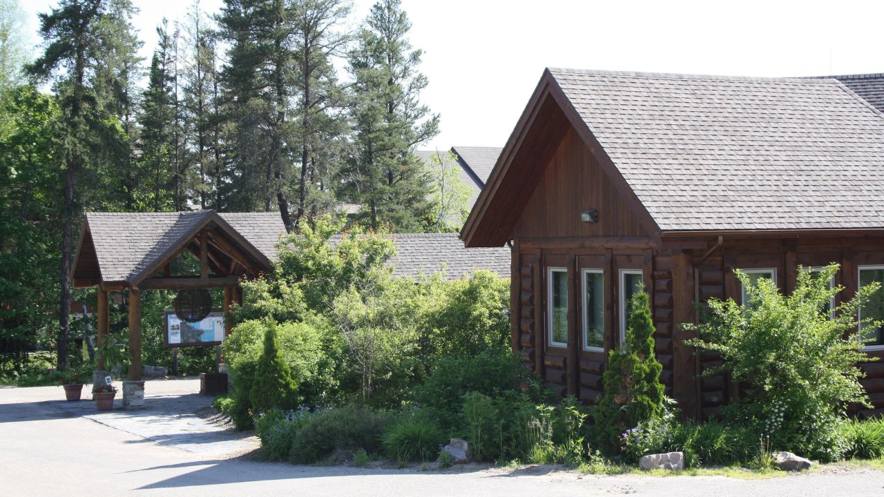 Auberge Du Lac Taureau Hotel-Mai 2024