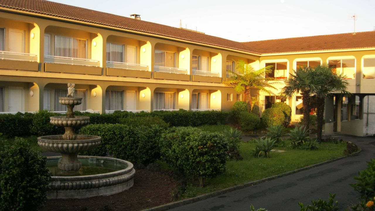 Canadiano Hotel-April 2025