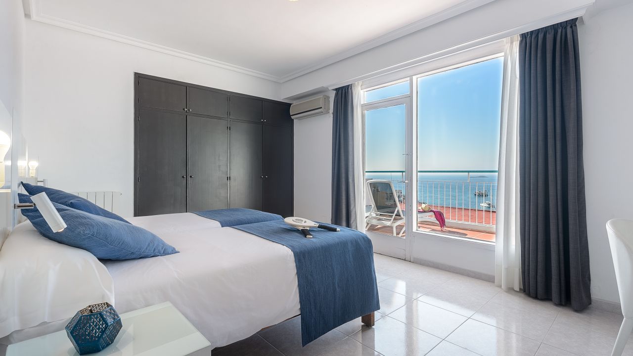 Central Playa Hotel-April 2025