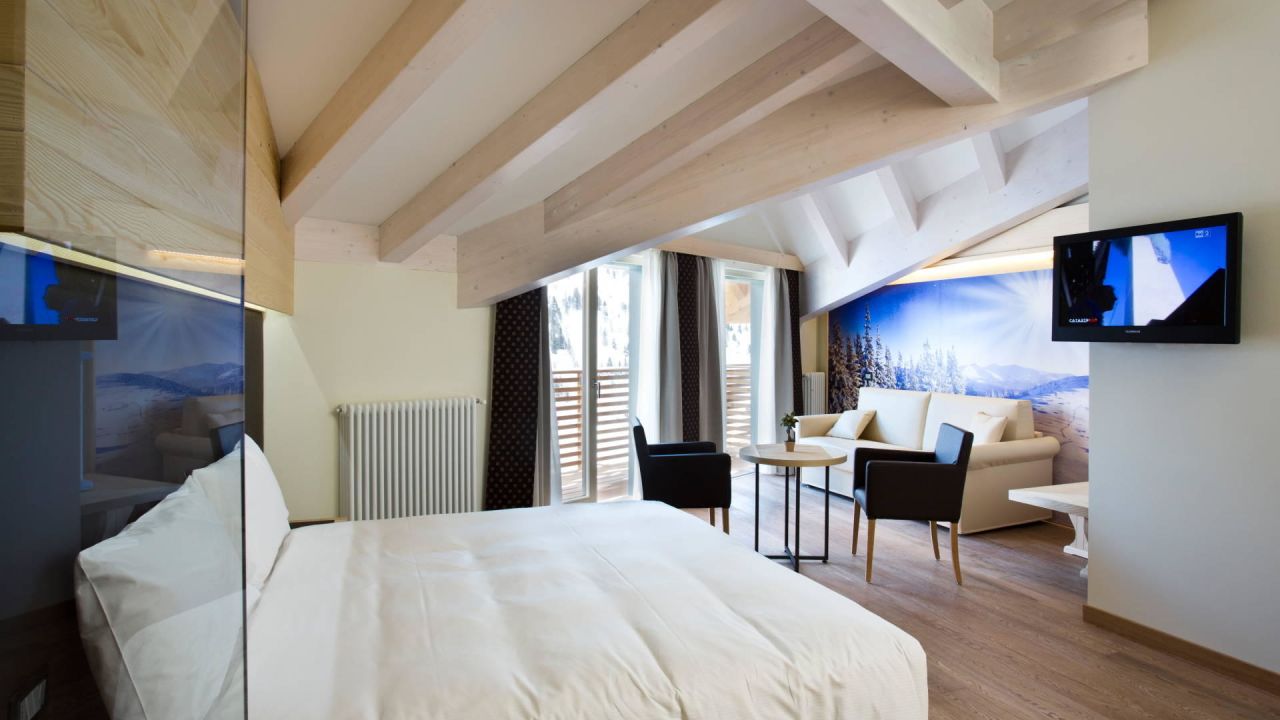 Delle Alpi Hotel-April 2025