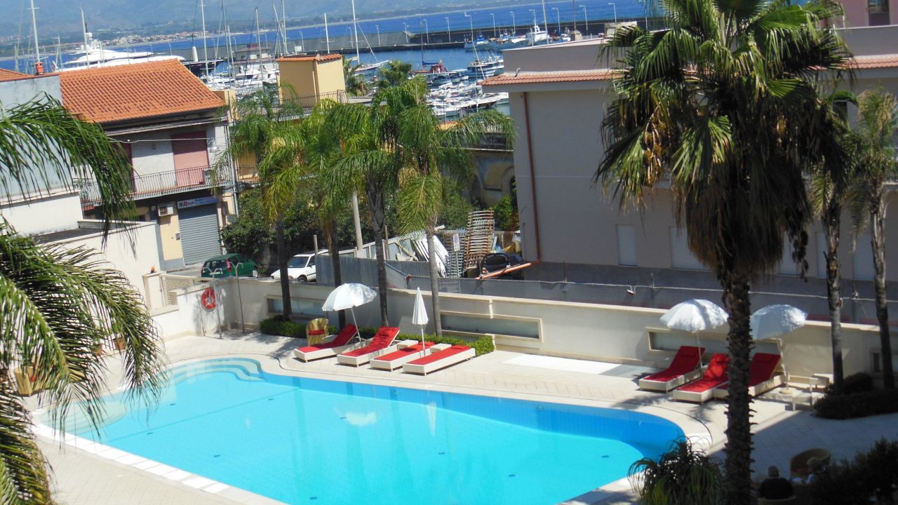 Grand Yachting Palace Hotel-Juni 2025