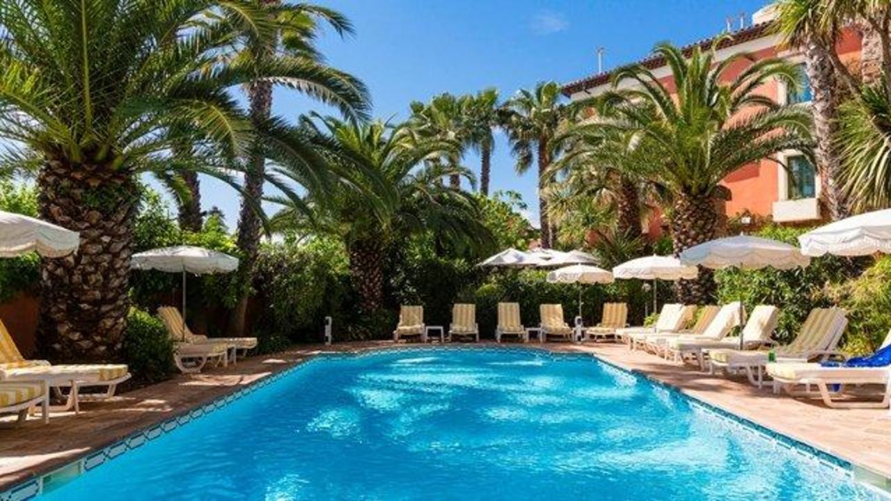 L'Arena Hotel-Juni 2025