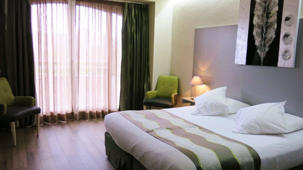 Le Bristol Hotel-Juni 2025