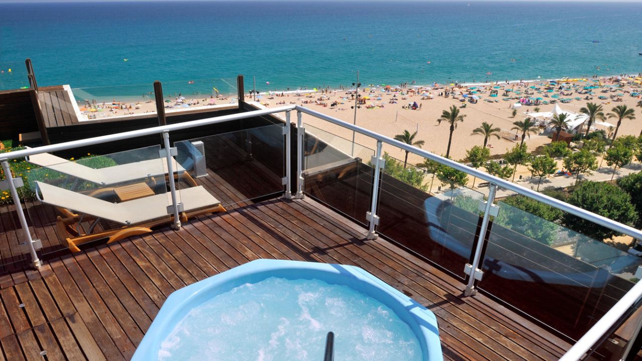 Mediterranean Beach Resort Hotel-Mai 2024