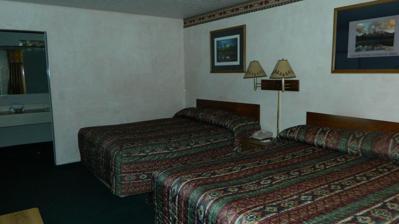 Mountain Modern Motel Hotel-Mai 2024