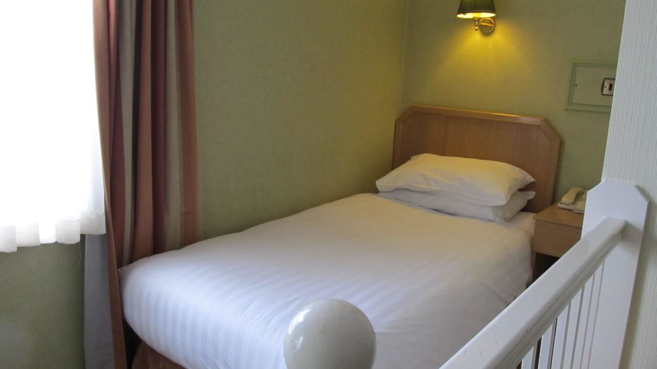 Phoenix Hotel-Juni 2025