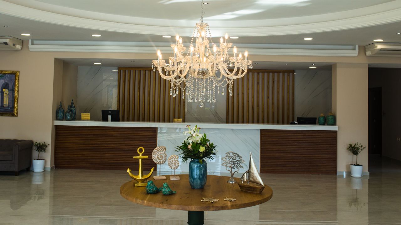 Robolla Beach Hotel-Juni 2025