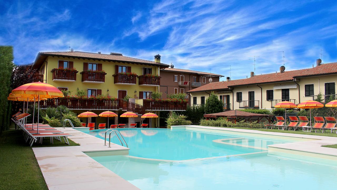 Romantic Hotel-April 2025