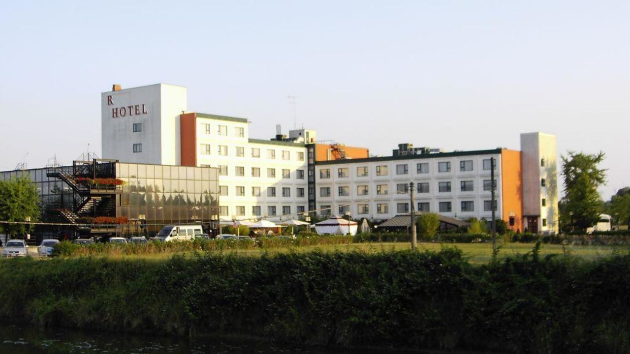 Russott Hotel-April 2024