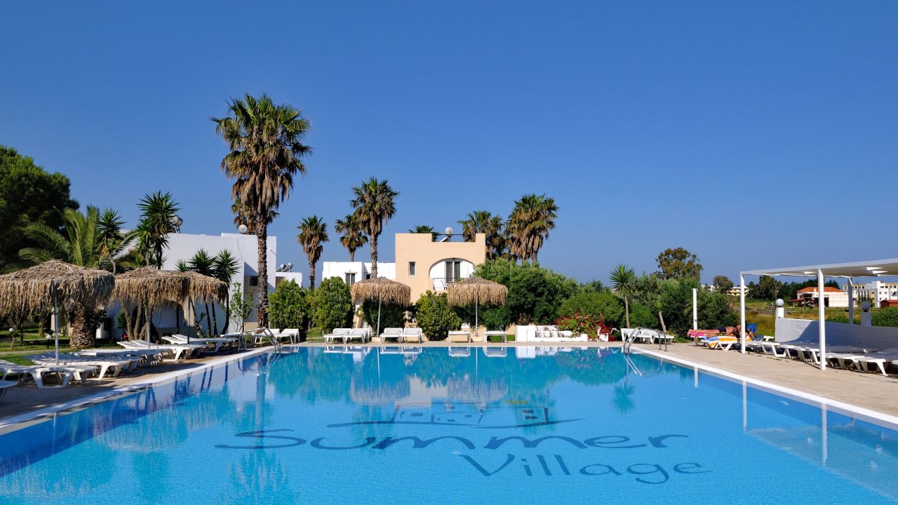 Summer Village Hotel-Juni 2025