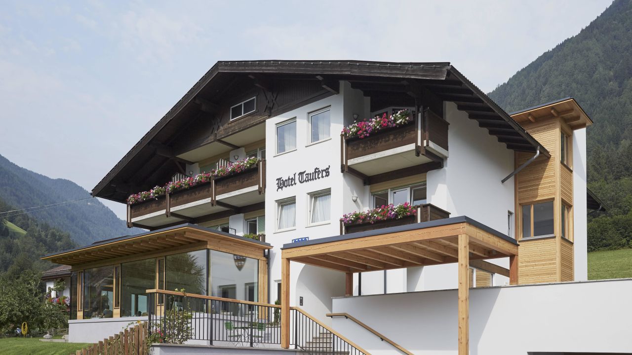 Taufers Hotel-Juni 2025