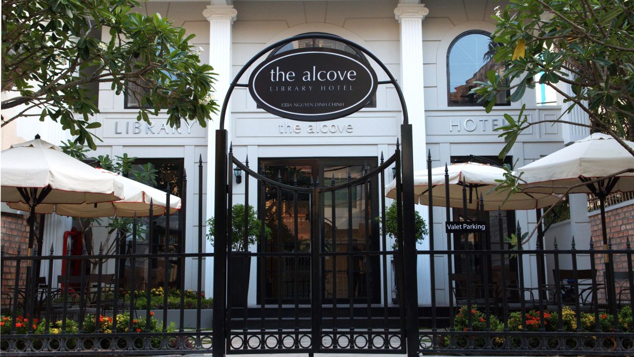 The Alcove Library Hotel-April 2024