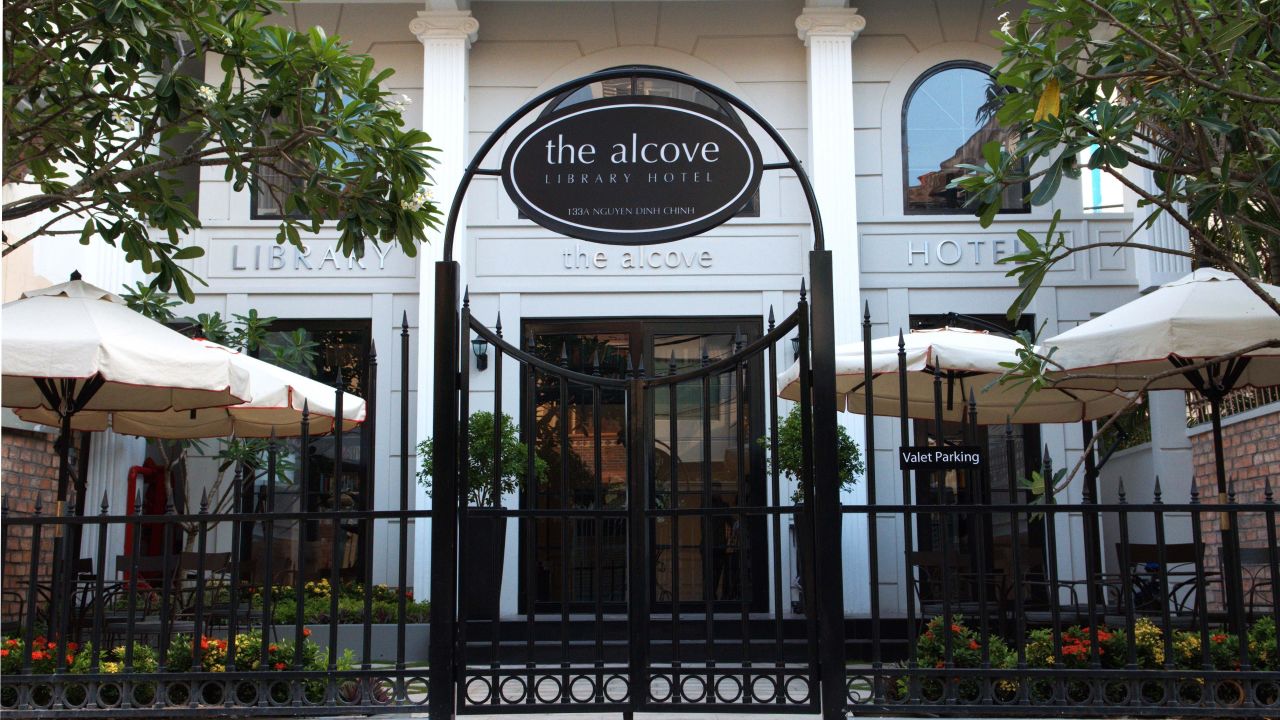The Alcove Library Hotel-April 2025