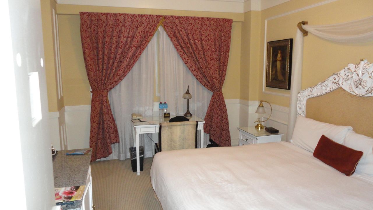The Pickwick Hotel-Juni 2025