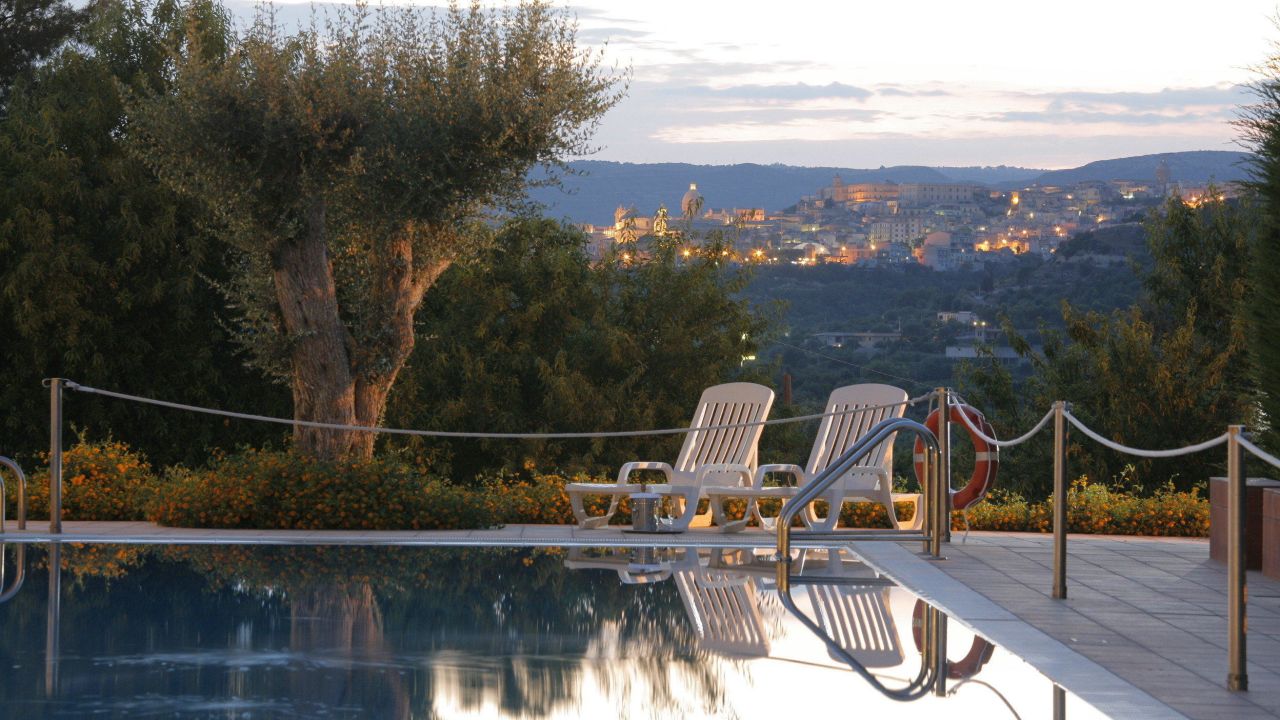Villa Favorita Hotel-April 2025
