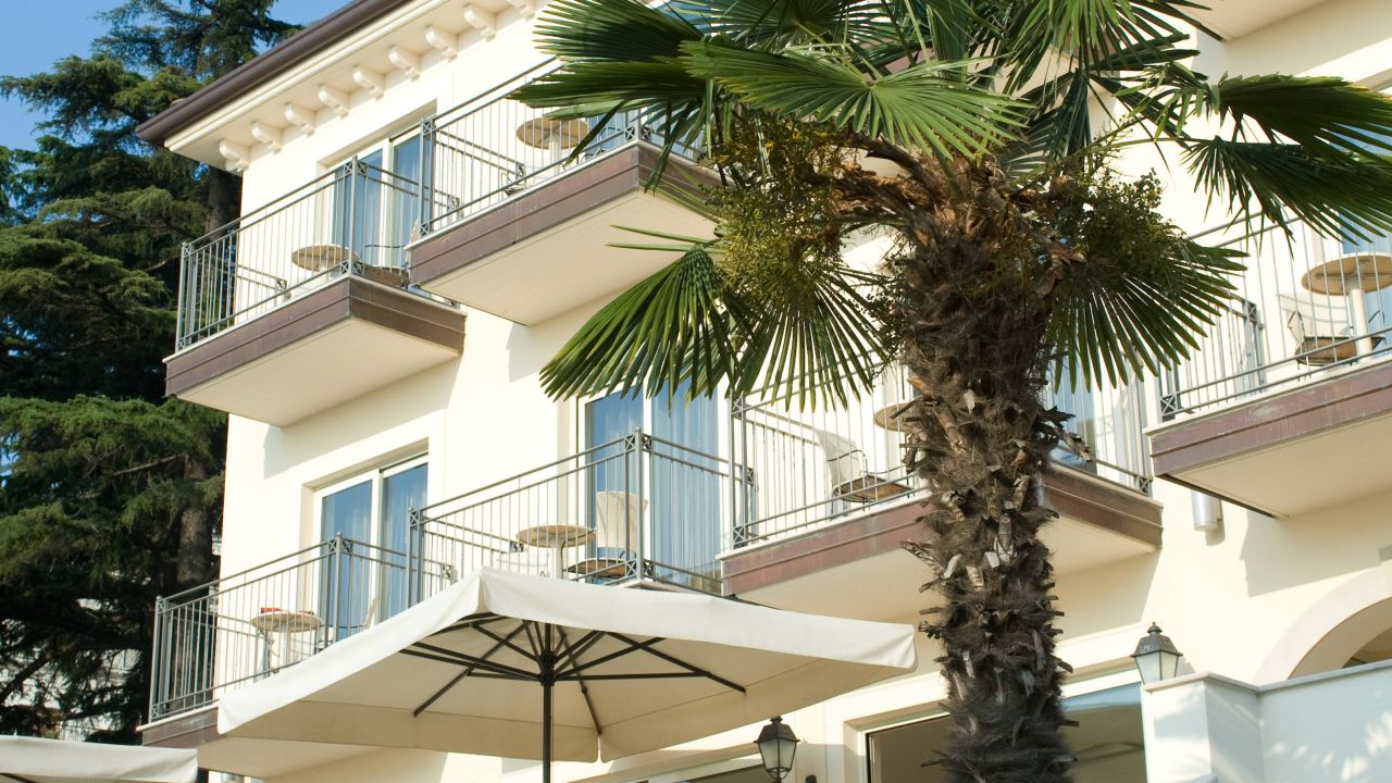 Villa Rosa Desenzano Hotel-April 2025