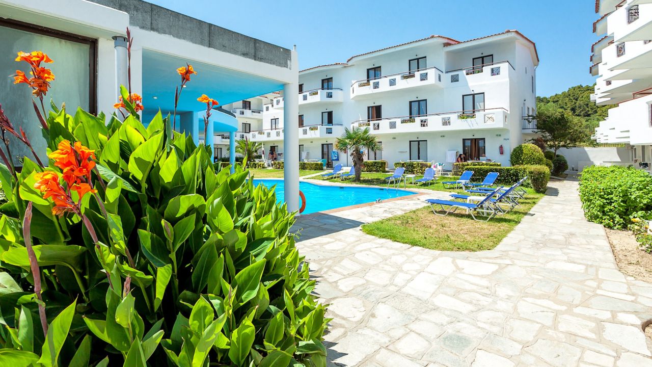 Xenios Dolphin Beach Hotel-Mai 2024