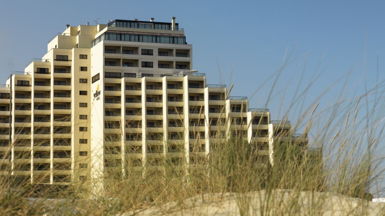 Yellow Praia Monte Gordo Hotel-Mai 2024