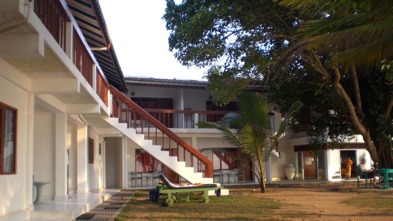 Ypsylon Hotel-Juni 2025